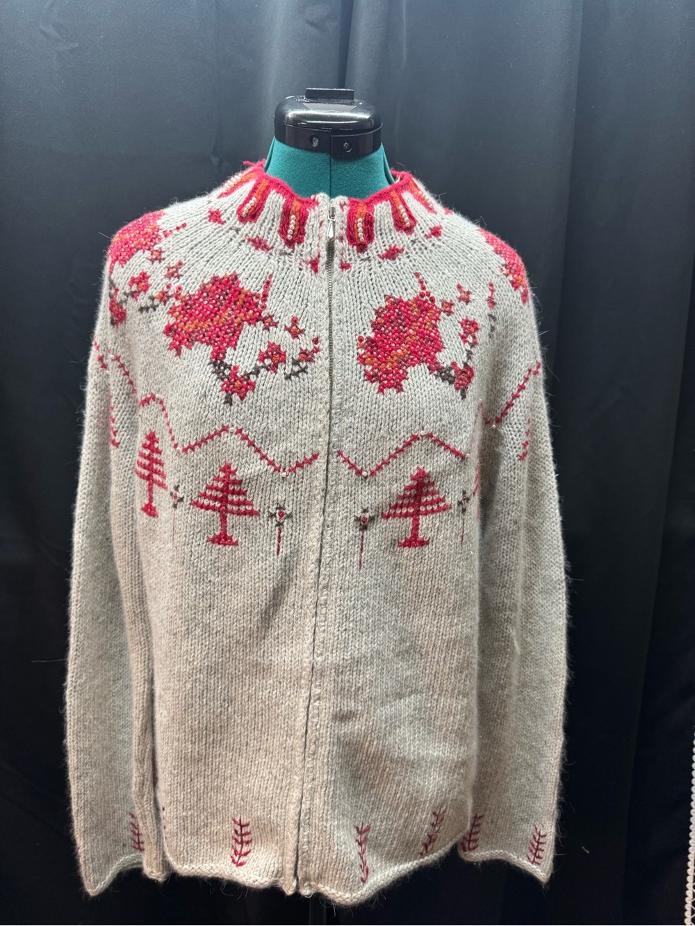 Liz Claiborne Beige & Red Nordic Zip-Front Cardigan